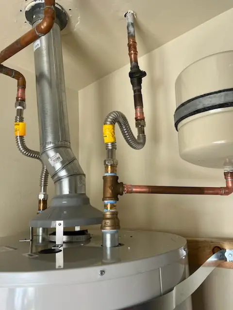 Water heater installation and plumbing repair in Saint Georges